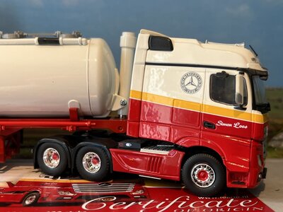 Tekno Tekno Mercedes Longline met 3-as Zamac silo oplegger SIMON LOOS