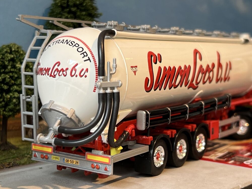 Tekno Tekno Mercedes Longline met 3-as Zamac silo oplegger SIMON LOOS