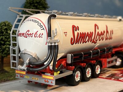 Tekno Tekno Mercedes Longline met 3-as Zamac silo oplegger SIMON LOOS