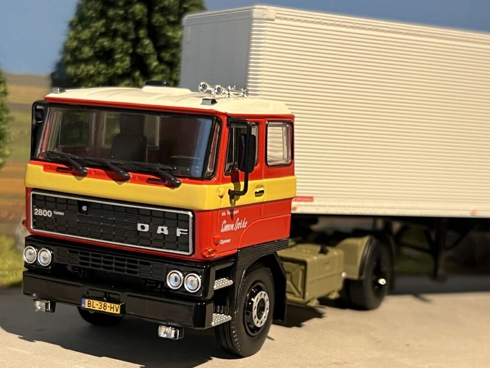 Tekno Tekno DAF 2800 met 2-assige Netam Freuhauf oplegger SIMON LOOS