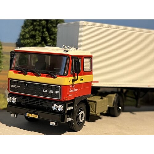 Tekno Tekno DAF 2800 met 2-assige Netam Freuhauf oplegger SIMON LOOS