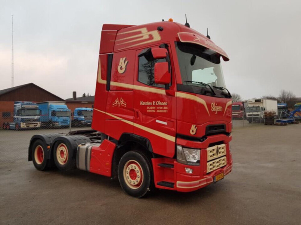 WSI WSI Renault T High 6x2 with 2-axle lowloader KARSTEN V. OLESEN