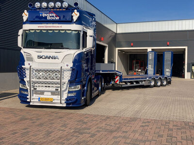IMC IMC Scania S V8 High roof 6x4 met 3-assige Nooteboom MCOS semidieplader TIJSSEN BOUW