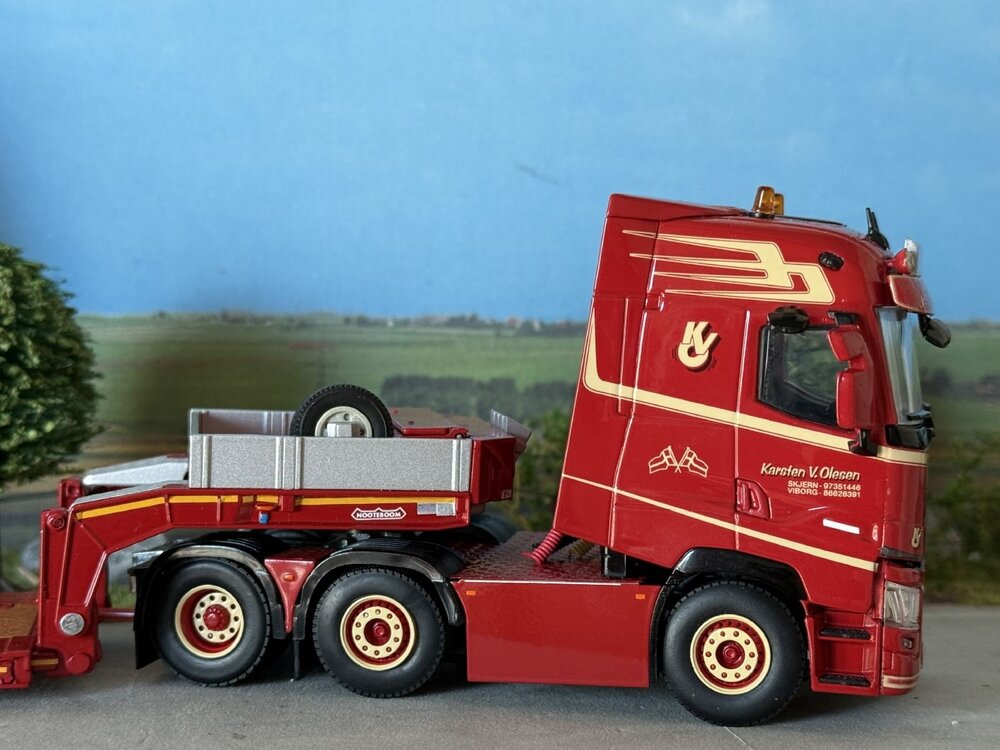 WSI WSI Renault T High 6x2 with 2-axle lowloader KARSTEN V. OLESEN