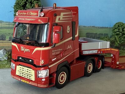 WSI WSI Renault T High 6x2 with 2-axle lowloader KARSTEN V. OLESEN