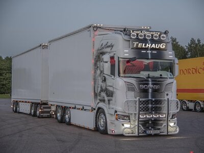 Tekno Tekno Scania Next Gen Highline rigid truck with 4-axle trailer TELHAUG "Last Country"
