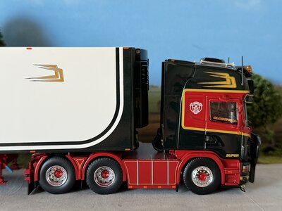 Tekno Tekno Scania 4-serie Topline 164-480 6x2 with 3-axle reefer trailer J&J TRANSPORT