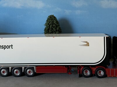 Tekno Tekno Scania 4-serie Topline 164-480 6x2 with 3-axle reefer trailer J&J TRANSPORT