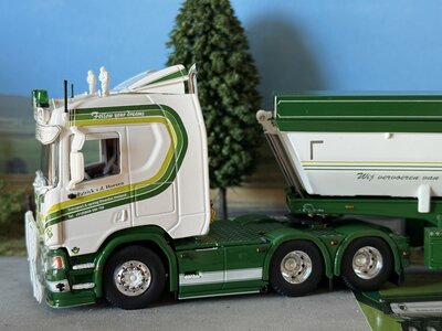 Tekno Tekno Scania Next Gen R530 with 3-axle tipper PATRICK VAN DER HOEVEN
