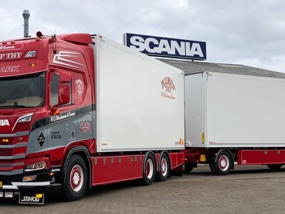Tekno Tekno Scania NGR Highline 6x2 motorwagen met 2-assige schamelaanhanger NC CHRISTENSEN