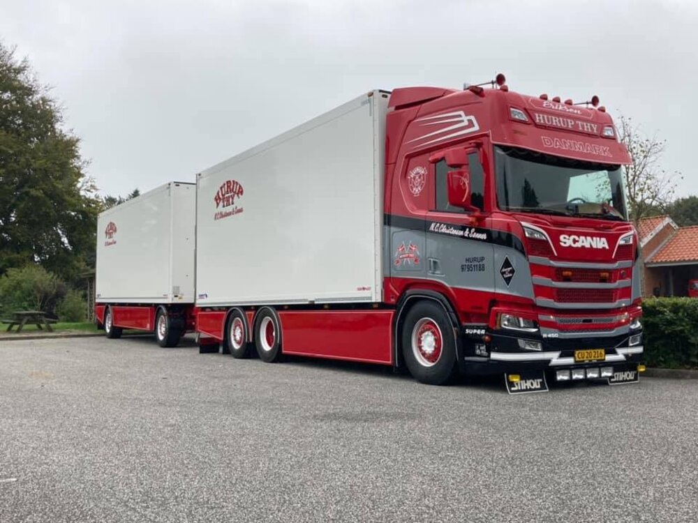 Tekno Tekno Scania NGR Highline 6x2 motorwagen met 2-assige schamelaanhanger NC CHRISTENSEN
