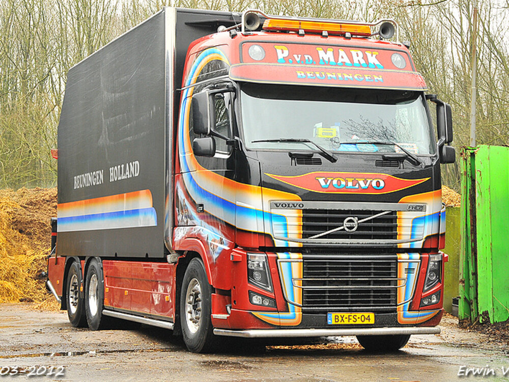 Tekno Tekno Volvo FH03 Globetrotter motor wagen met laadkraan + 3-as oplegger mestcombi PARTICK VAN DER MARK