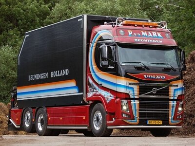 Tekno Tekno Volvo FH03 Globetrotter motor wagen met laadkraan + 3-as oplegger mestcombi PARTICK VAN DER MARK