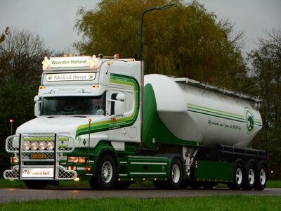 Tekno Tekno Scania 4-serie Torpedo Topline met 3-assige Feldbinder onderlosser PATRICK VAN DER HOEVEN