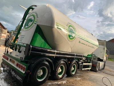 Tekno Tekno Scania 4-serie Torpedo Topline with 3-axle Feldbinder trailer PATRICK VAN DER HOEVEN