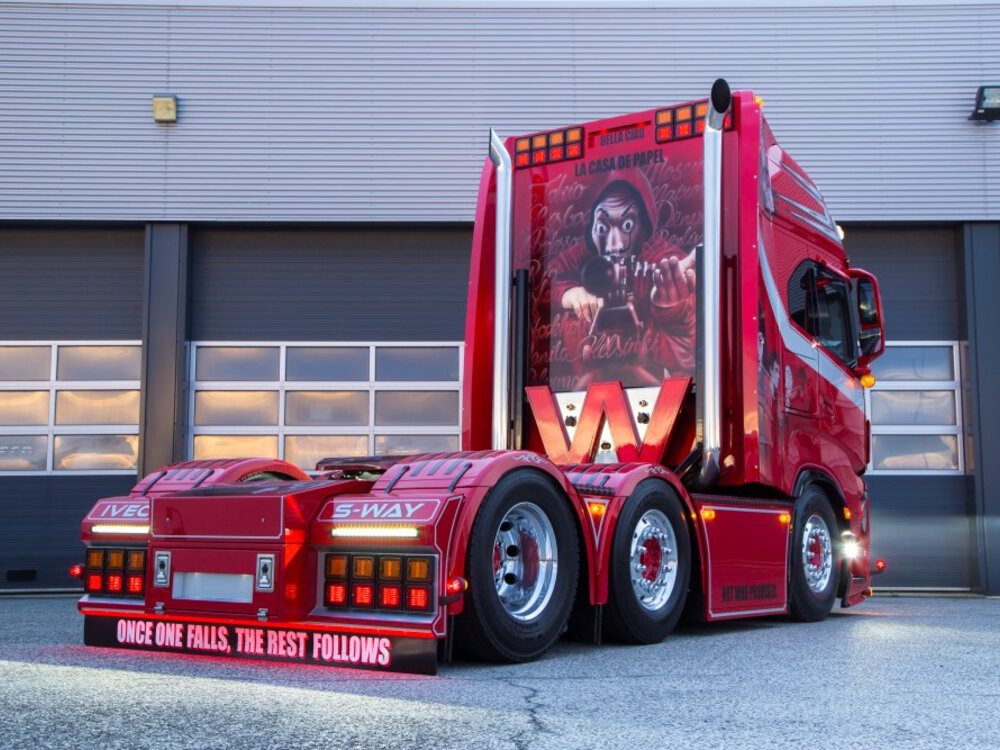 Tekno Tekno Iveco S-way 6x2 WEEDA "La Casa De Papel"