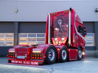Tekno Tekno Iveco S-way 6x2 WEEDA "La Casa De Papel"