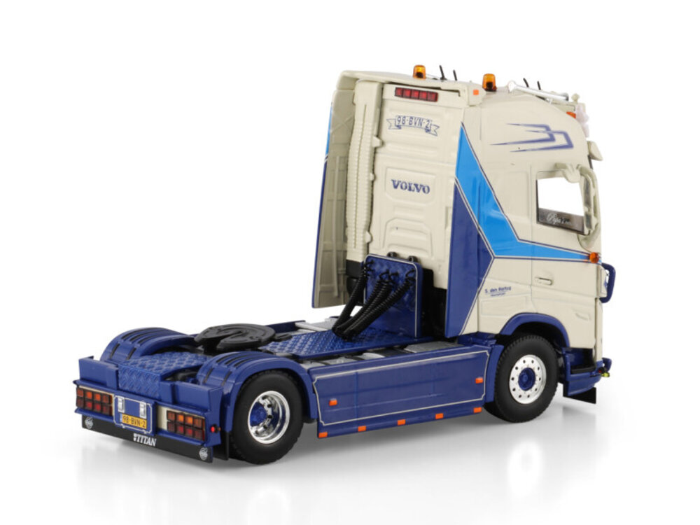 WSI WSI Volvo FH5 Globetrotter XL 4x2 S. DEN HARTOG