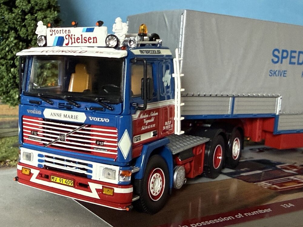 Tekno Tekno Volvo F12 met 3-as klassieke zwanenhals oplegger MORTEN NIELSEN