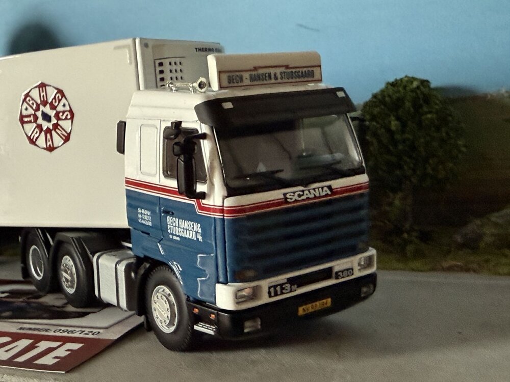 WSI WSI Scania 113M Streamline 6x2 met 3-as koeloplegger BECH HANSEN & STUDSGAARD