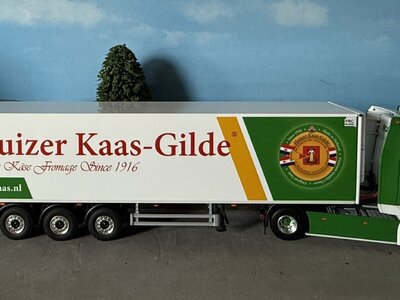 WSI WSI Scania R Highline 4x2 met 3-assige koeloplegger VISSER KAAS