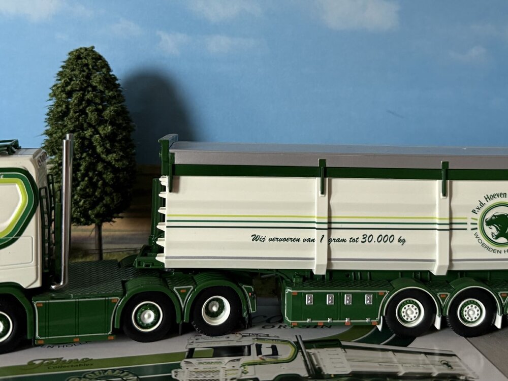 Tekno Tekno Scania Next Gen S520-V8 met 3-assige (resin) Langendorf kipper PATRICK VAN DER HOEVEN