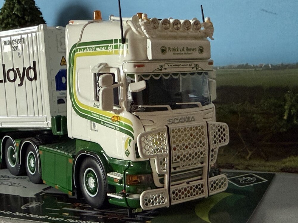 Tekno Tekno Scania R500 Topline met 5-assige D-tec oplegger met 2x20ft. koel containers PATRICK VAN DER HOEVEN