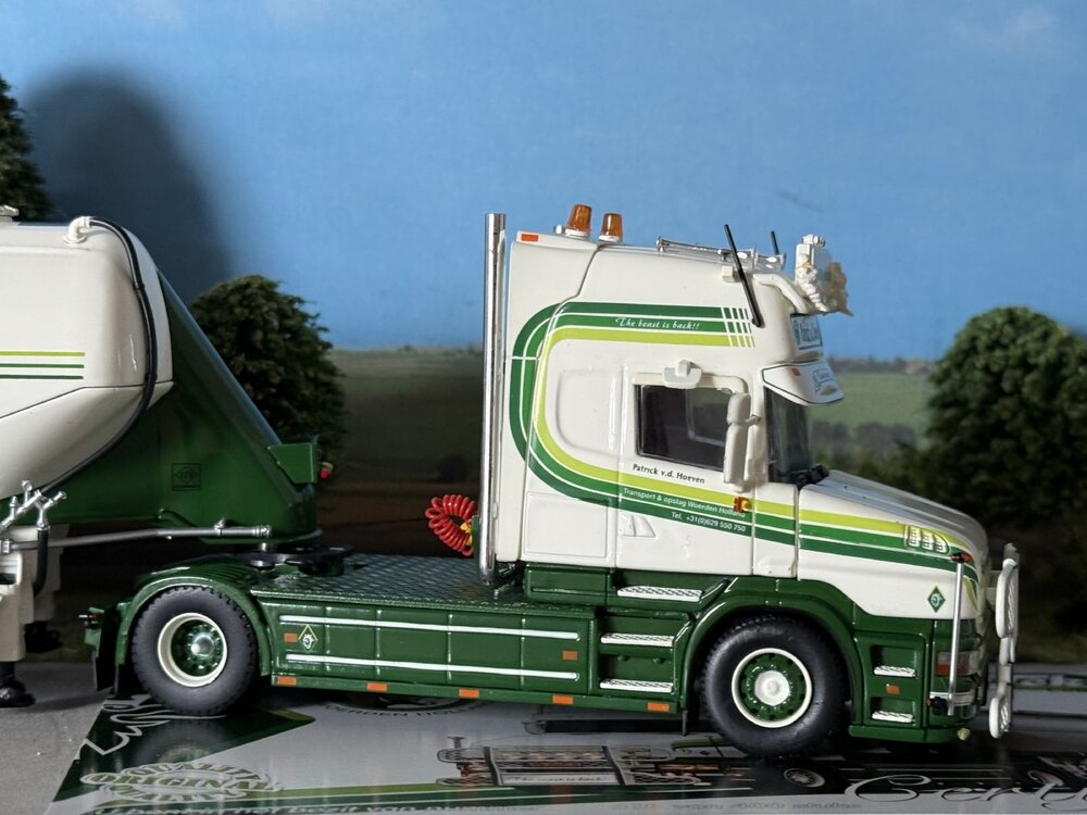 Tekno Tekno Scania 4-serie Torpedo Topline met 3-assige Feldbinder onderlosser PATRICK VAN DER HOEVEN