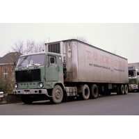 Tekno Volvo F89 with classic 3-axle reefer trailer TURKSPED