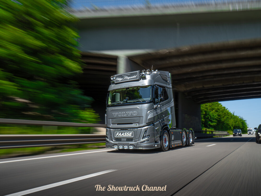 Tekno Tekno Volvo FH Aero Globetrotter 6x2 PHILLIPE MEYSEWINKEL