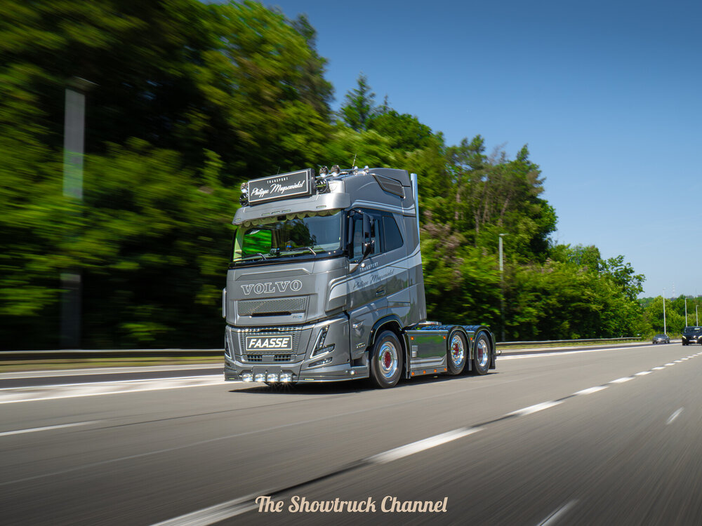 Tekno Tekno Volvo FH Aero Globetrotter 6x2 PHILLIPE MEYSEWINKEL