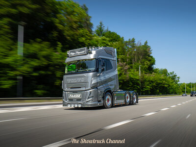 Tekno Tekno Volvo FH Aero Globetrotter 6x2 PHILLIPE MEYSEWINKEL