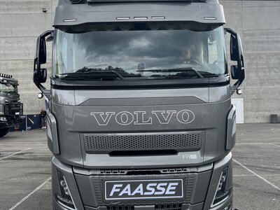 Tekno Tekno Volvo FH Aero Globetrotter 6x2 PHILLIPE MEYSEWINKEL