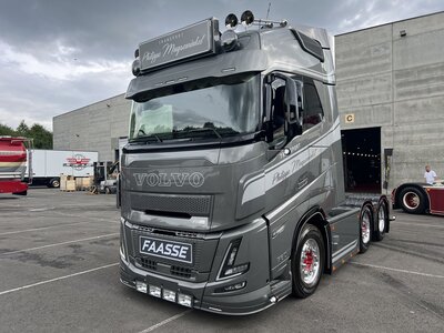 Tekno Tekno Volvo FH Aero Globetrotter 6x2 PHILLIPE MEYSEWINKEL