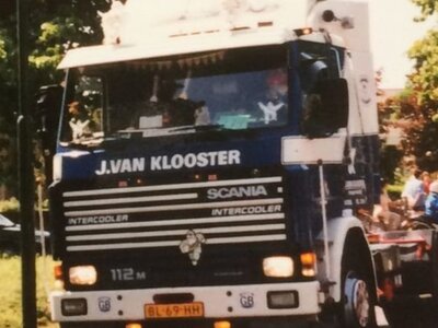 WSI WSI Scania 2-serie  4x2 + classic 3-axle curtainside trailer J. VAN KLOOSTER