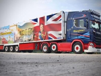 WSI WSI Scania S700 6x2 met 3-as koeloplegger HARRISONS PRESTON