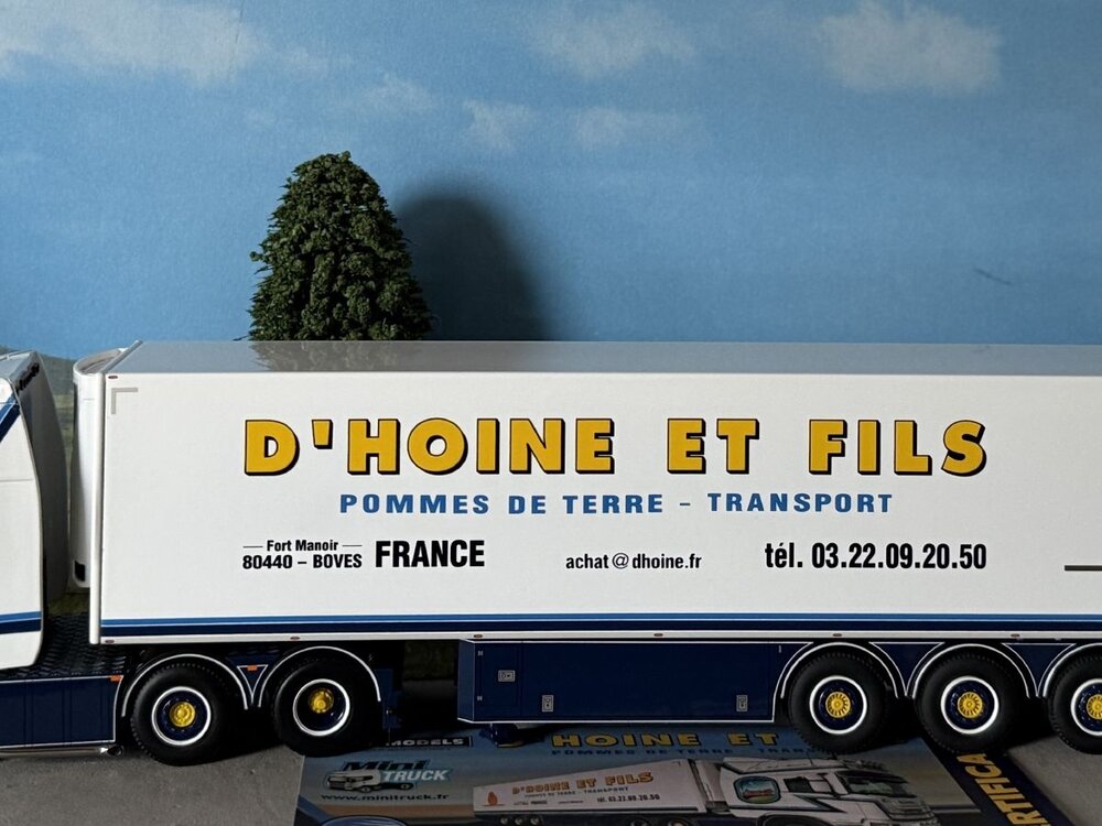 WSI WSI Scania R Highline 6x2 with 3-axle twin steer reefer trailer D'HOINE