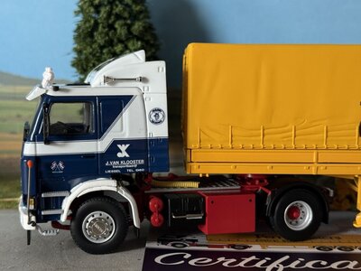 WSI WSI Scania 2-serie  4x2 + classic 3-as huifoplegger J. VAN KLOOSTER