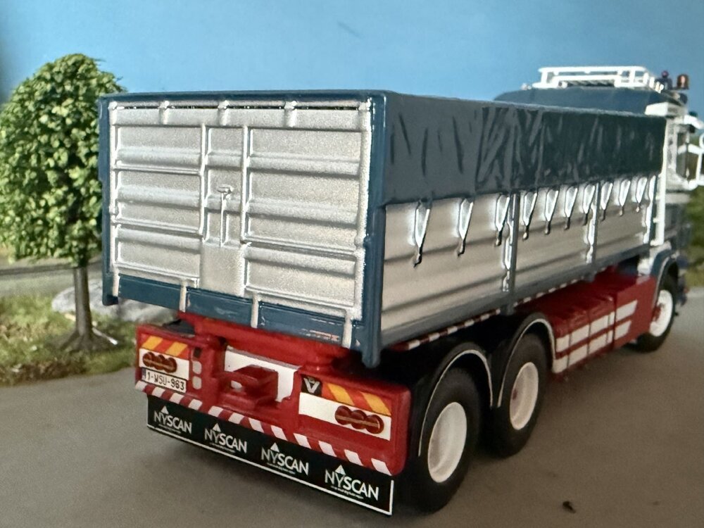 WSI WSI Scania R5 Flat roof riged truck 6x2 with hooklift system + 15M3 container ANFINEST
