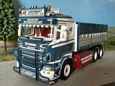 WSI WSI Scania R5 Flat roof riged truck 6x2 with hooklift system + 15M3 container ANFINEST