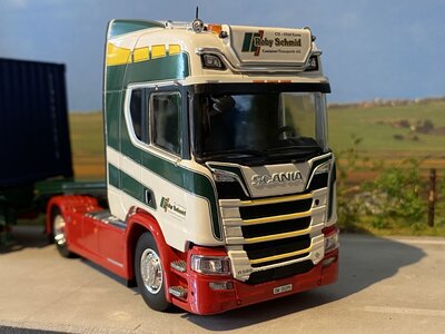 Tekno Tekno Scania Next Gen R-serie Highline met 20ft. container ROBY SCHMIDT