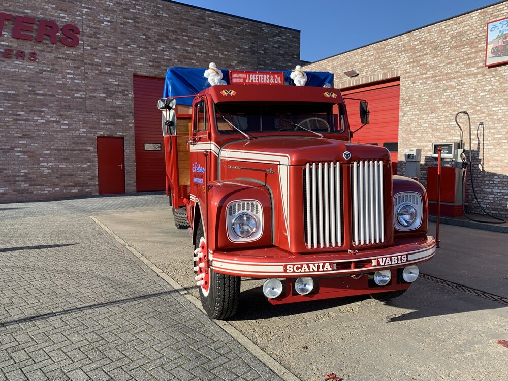 Tekno Tekno Scania L56 Riged truck  PEETERS