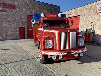 Tekno Tekno Scania L56 motorwagen met resin opbouw PEETERS