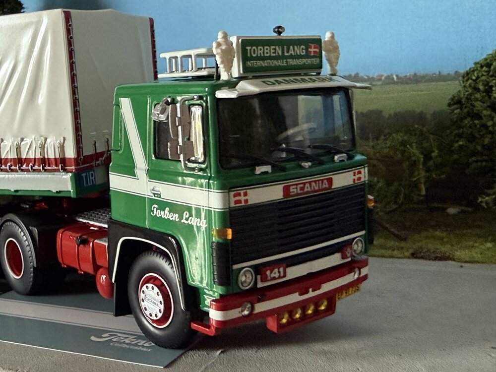 Tekno Tekno Scania 140 met 2-assige klassieke huifoplegger TORBEN LANG