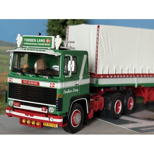 Tekno Tekno Scania 140 met 2-assige classic tilttrailer TORBEN LANG Tekno Tekno Scania 140 met 2-assige classic tilttrailer TORBEN LANG
