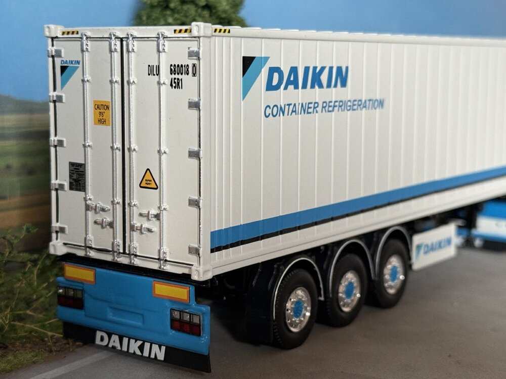 Tekno Tekno Scania NGS 6x2 truck with container trailer + 40ft. reefer container DAIKIN