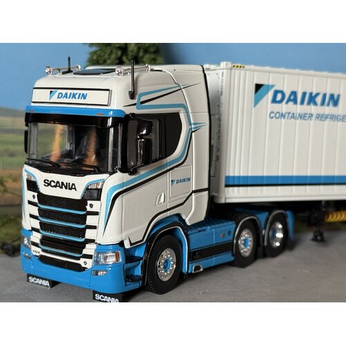 Tekno Tekno Scania NGS 6x2 truck with container trailer + 40ft. reefer container DAIKIN Tekno Tekno Scania NGS 6x2 truck with container trailer + 40ft. reefer container DAIKIN