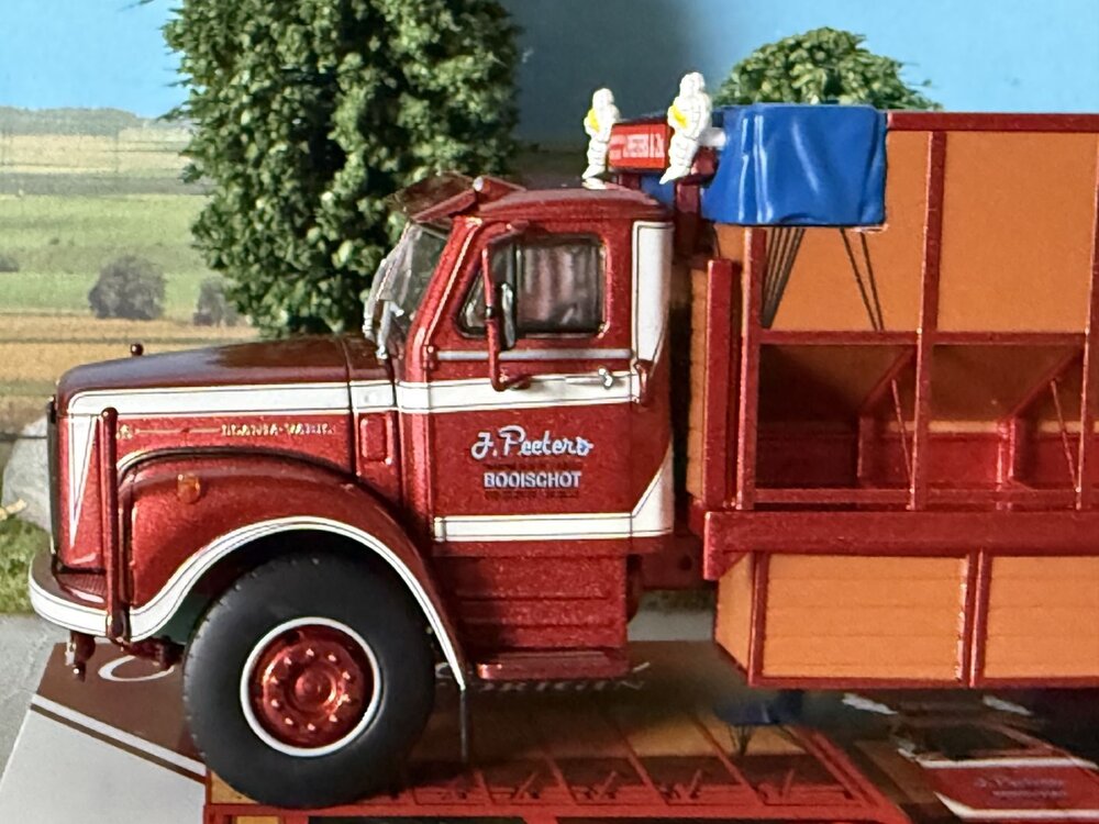 Tekno Tekno Scania L56 motorwagen met resin opbouw PEETERS