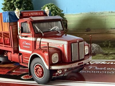 Tekno Tekno Scania L56 motorwagen met resin opbouw PEETERS