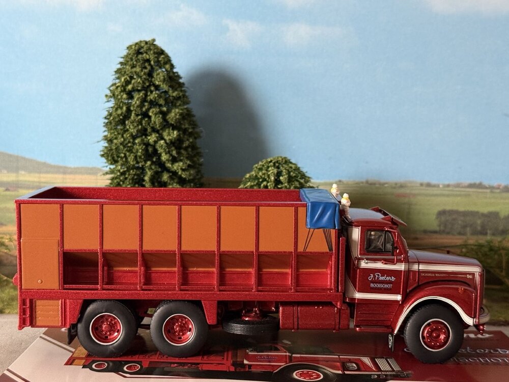 Tekno Tekno Scania L56 motorwagen met resin opbouw PEETERS